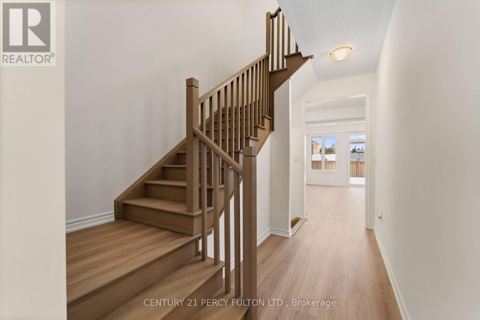 34 Hickey Lane, Kawartha Lakes (Lindsay), Ontario  K9V 0T2 - Photo 10 - X12831548