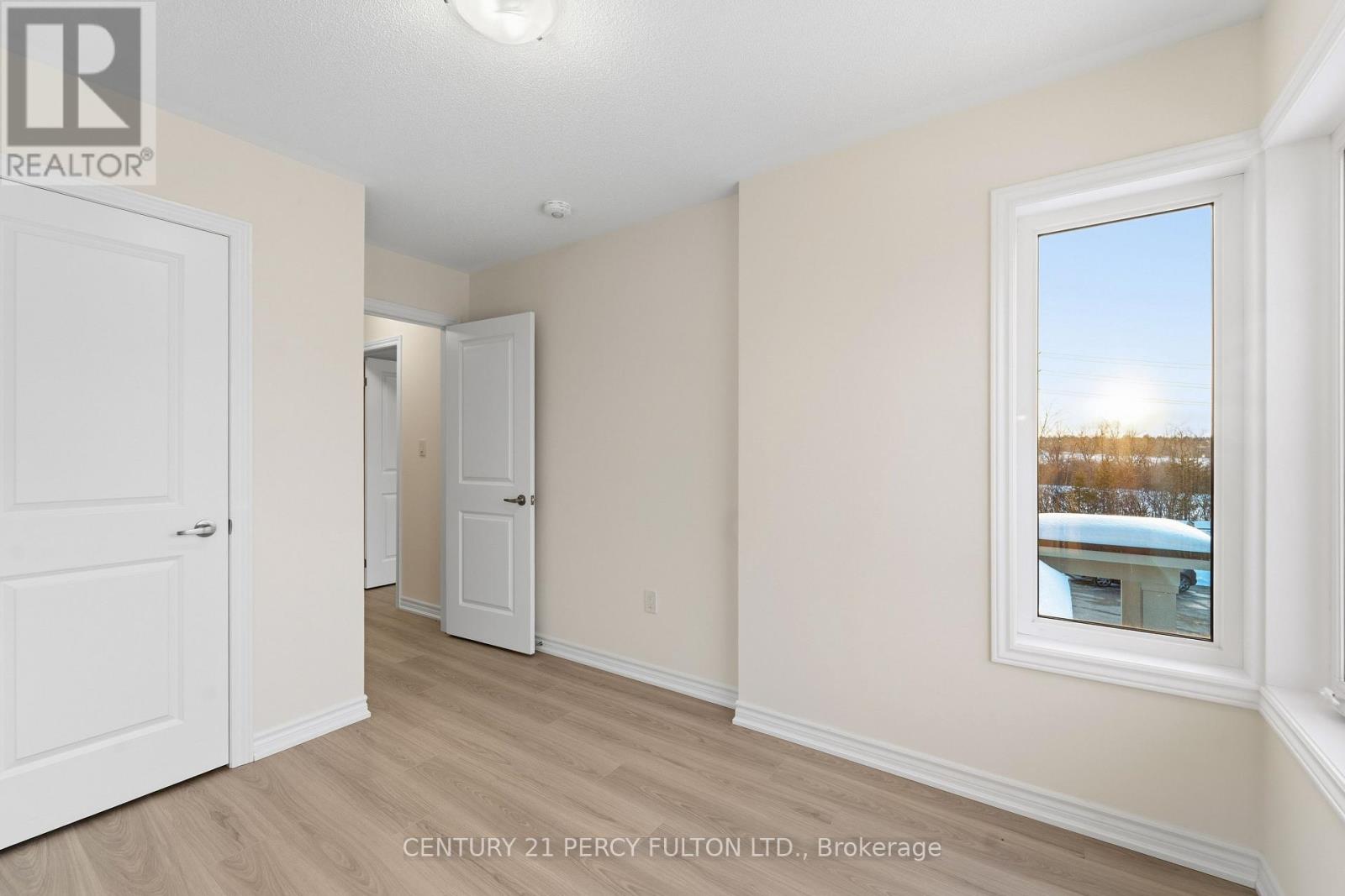 34 Hickey Lane, Kawartha Lakes (Lindsay), Ontario  K9V 0T2 - Photo 13 - X12831548