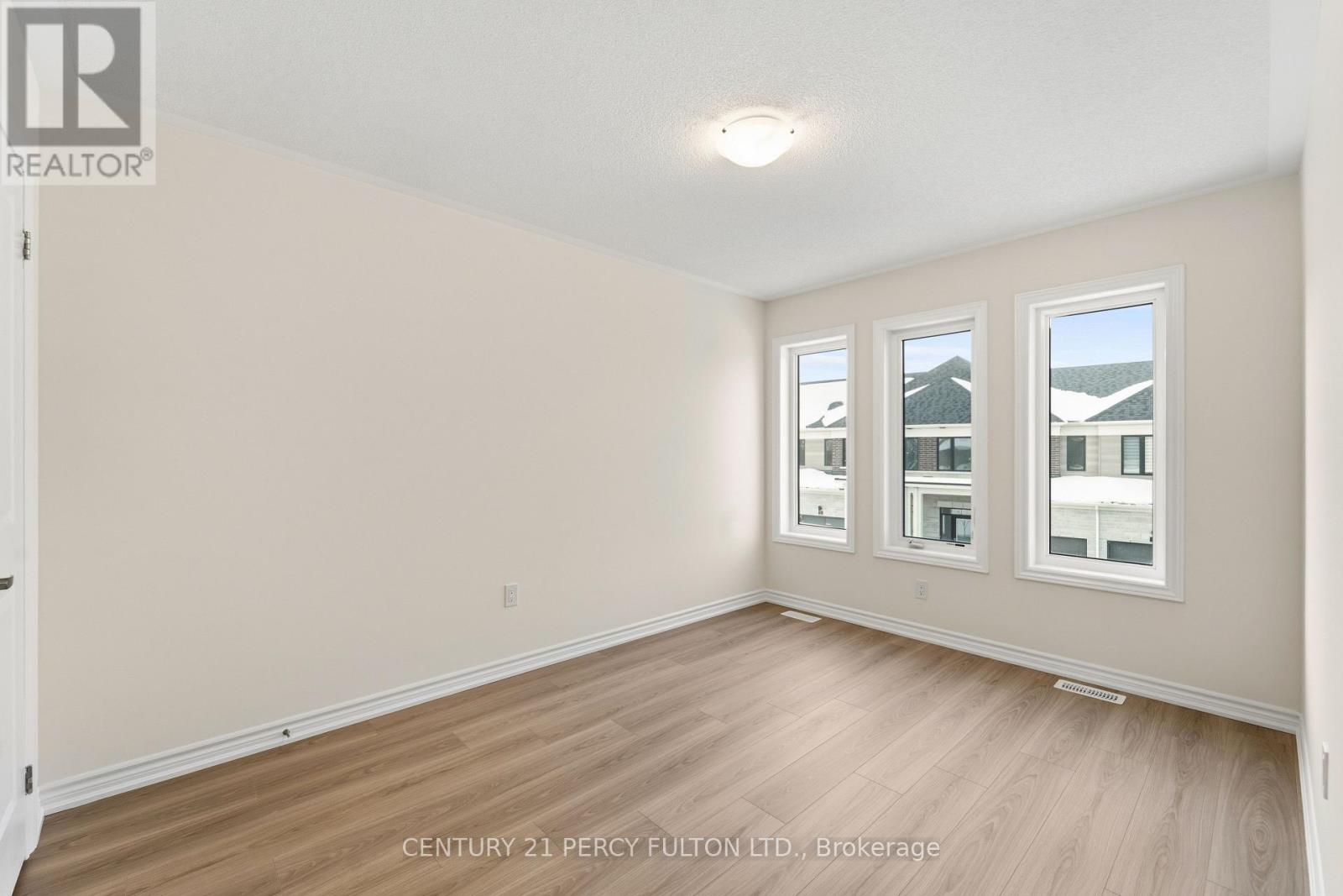 34 Hickey Lane, Kawartha Lakes (Lindsay), Ontario  K9V 0T2 - Photo 14 - X12831548