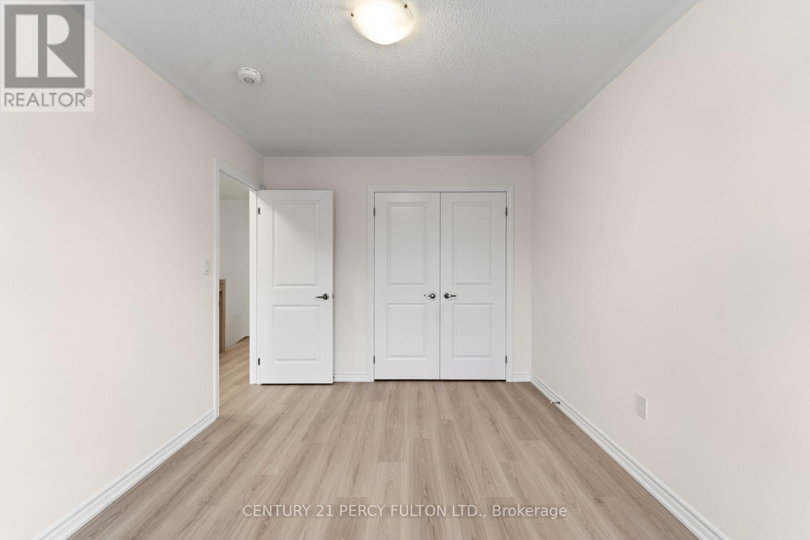 34 Hickey Lane, Kawartha Lakes (Lindsay), Ontario  K9V 0T2 - Photo 15 - X12831548