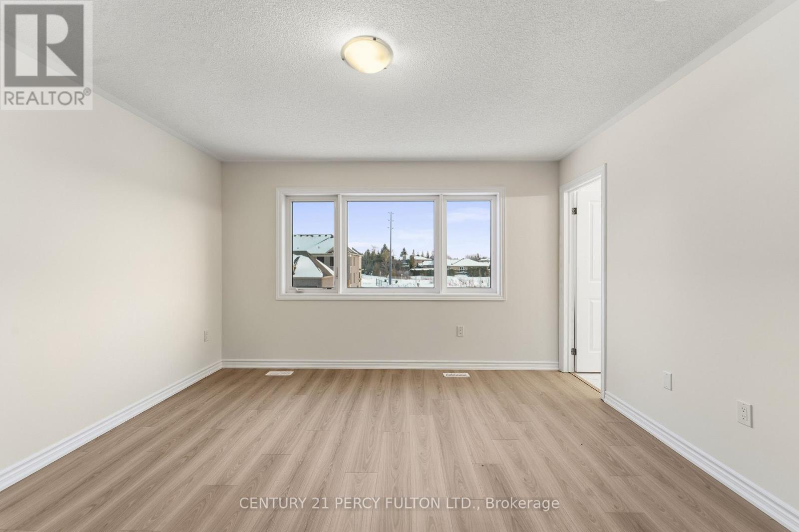 34 Hickey Lane, Kawartha Lakes (Lindsay), Ontario  K9V 0T2 - Photo 18 - X12831548