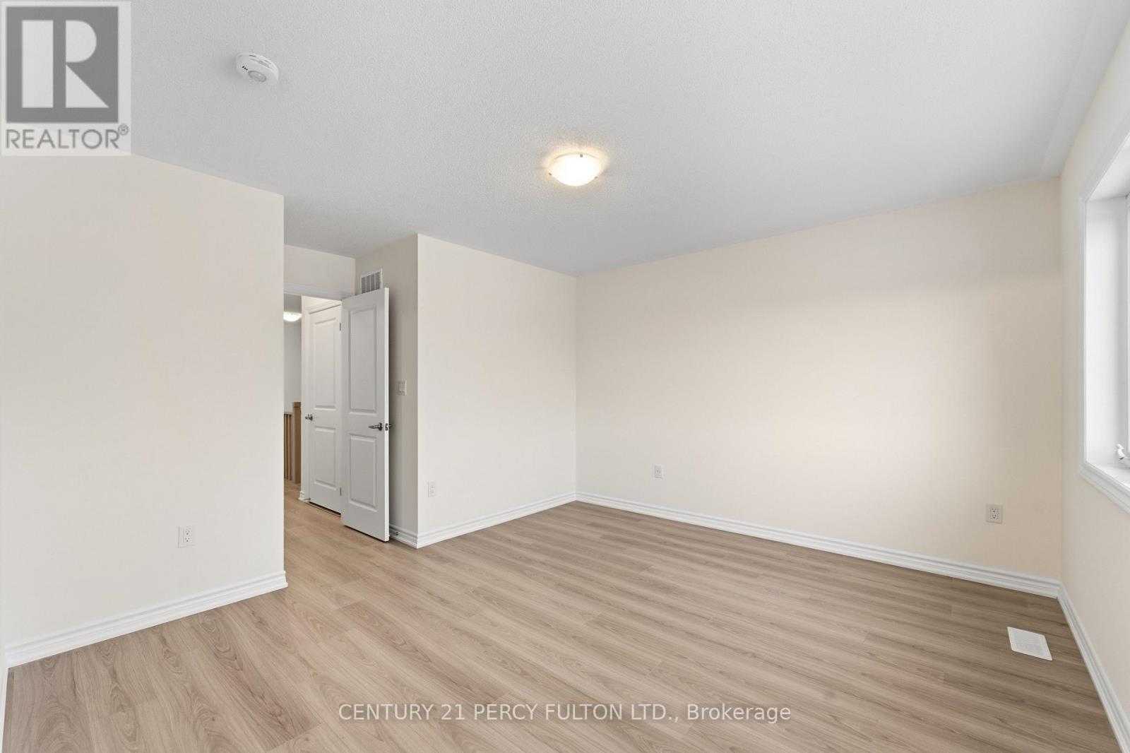 34 Hickey Lane, Kawartha Lakes (Lindsay), Ontario  K9V 0T2 - Photo 20 - X12831548