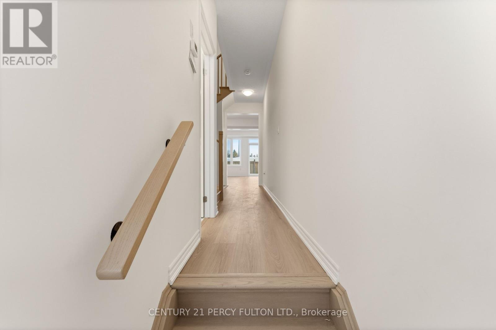 34 Hickey Lane, Kawartha Lakes (Lindsay), Ontario  K9V 0T2 - Photo 3 - X12831548