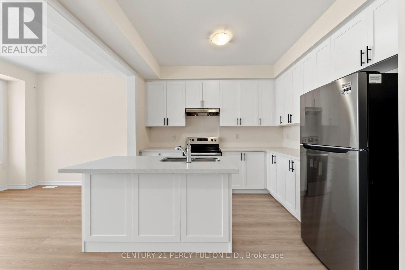 34 Hickey Lane, Kawartha Lakes (Lindsay), Ontario  K9V 0T2 - Photo 6 - X12831548