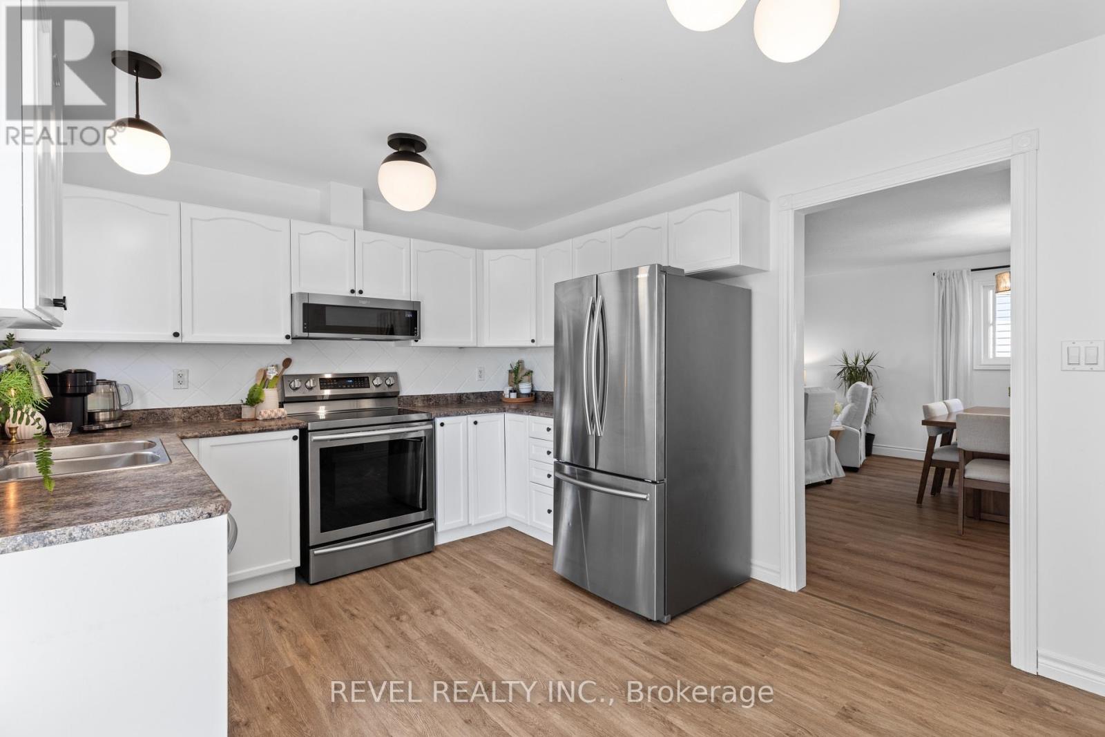 39 Springdale Drive, Kawartha Lakes (Lindsay), Ontario  K9V 0J4 - Photo 12 - X12832372