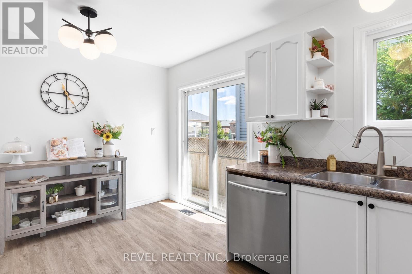 39 Springdale Drive, Kawartha Lakes (Lindsay), Ontario  K9V 0J4 - Photo 15 - X12832372