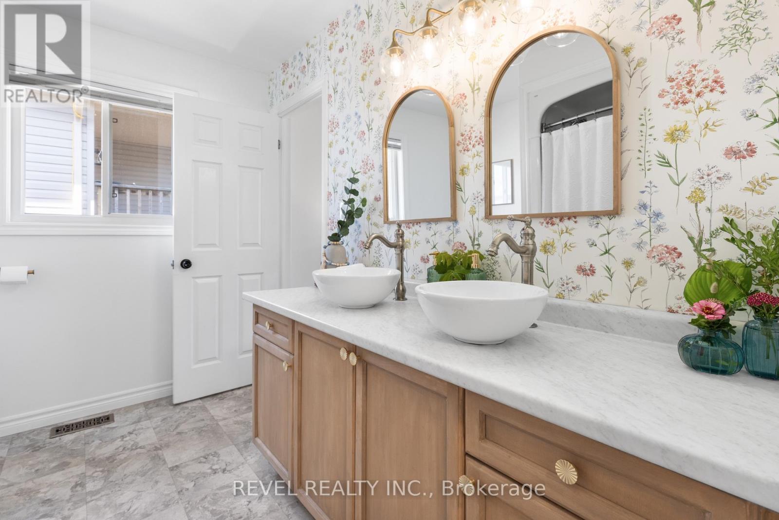 39 Springdale Drive, Kawartha Lakes (Lindsay), Ontario  K9V 0J4 - Photo 21 - X12832372