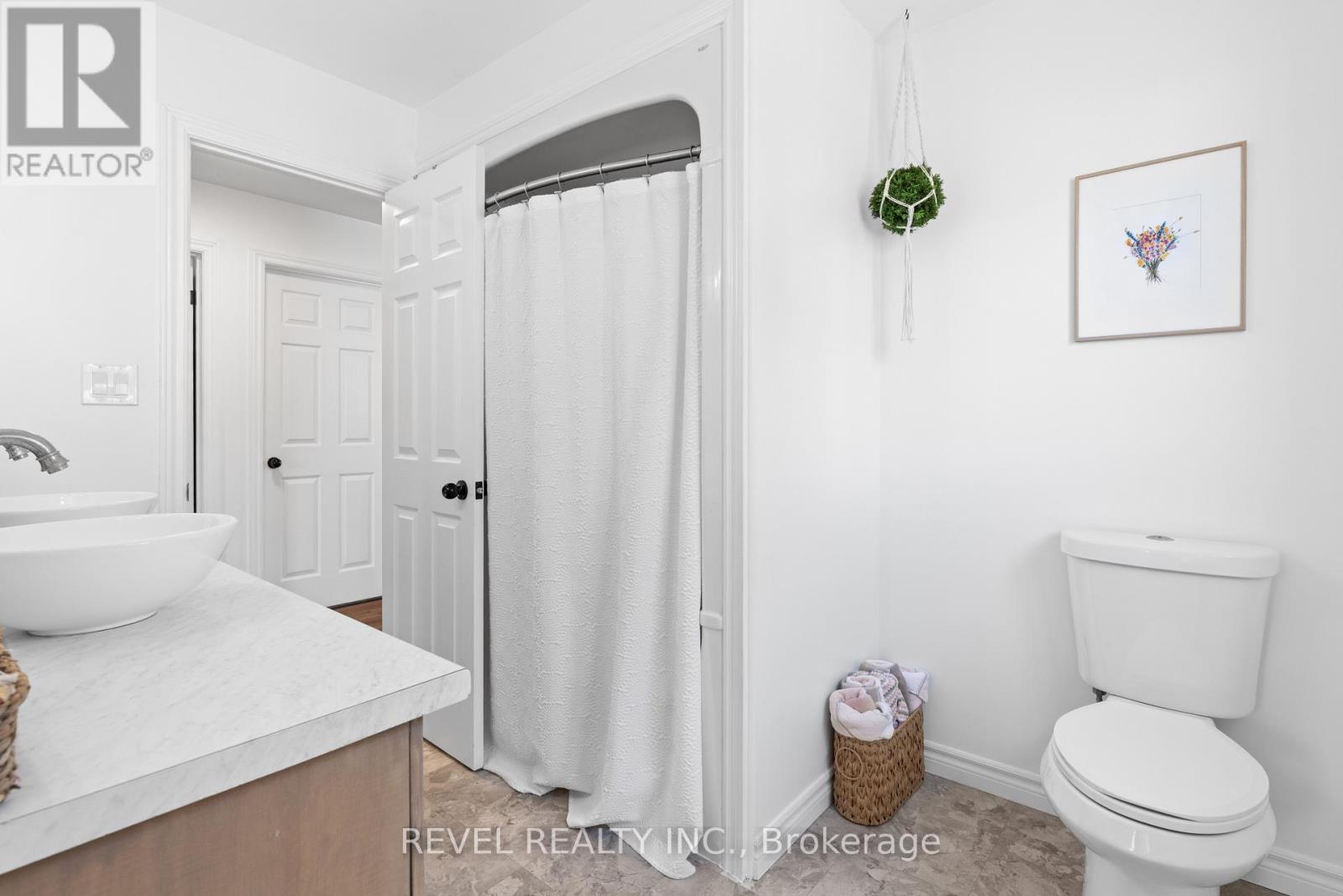 39 Springdale Drive, Kawartha Lakes (Lindsay), Ontario  K9V 0J4 - Photo 23 - X12832372