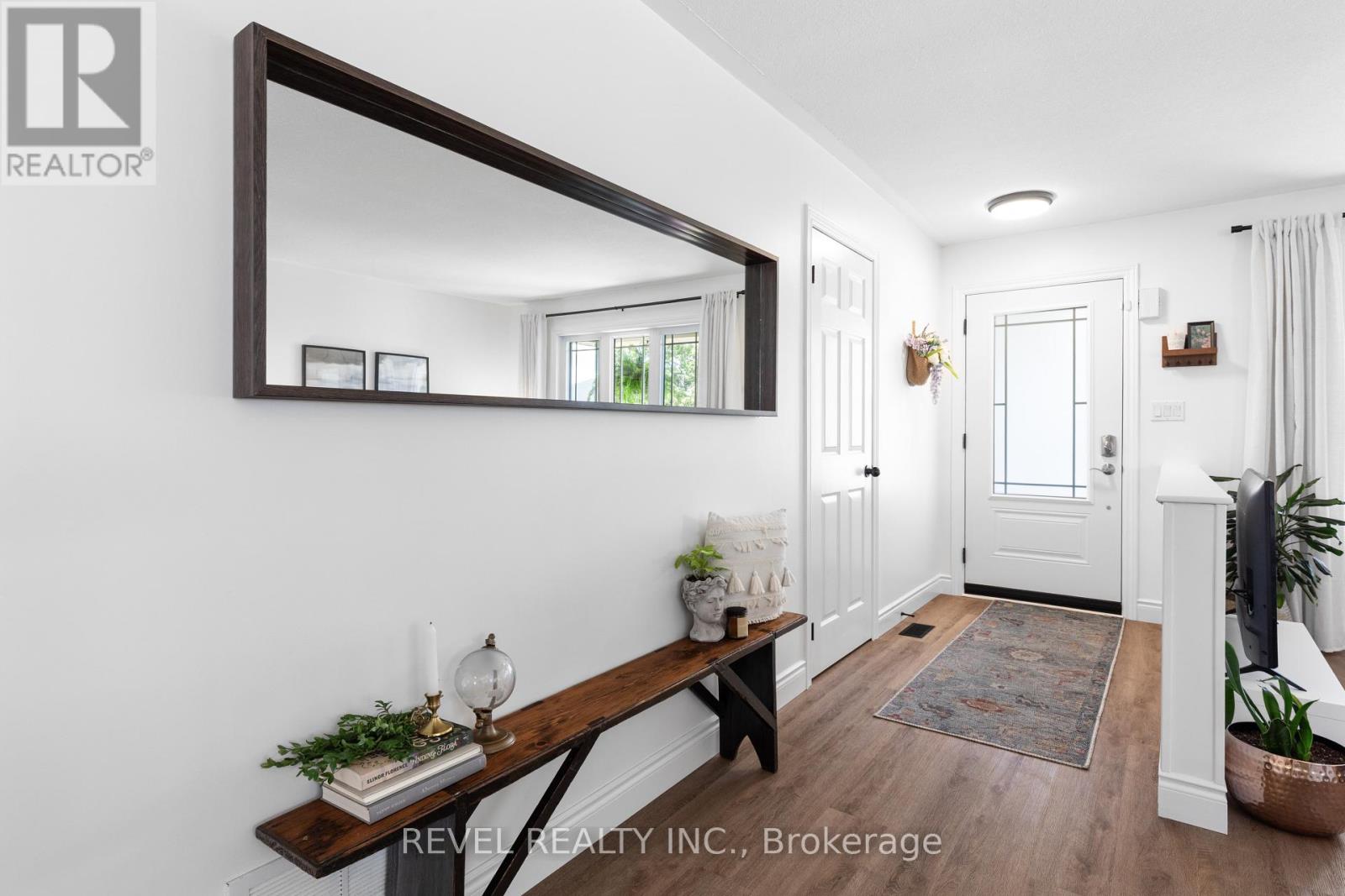 39 Springdale Drive, Kawartha Lakes (Lindsay), Ontario  K9V 0J4 - Photo 3 - X12832372