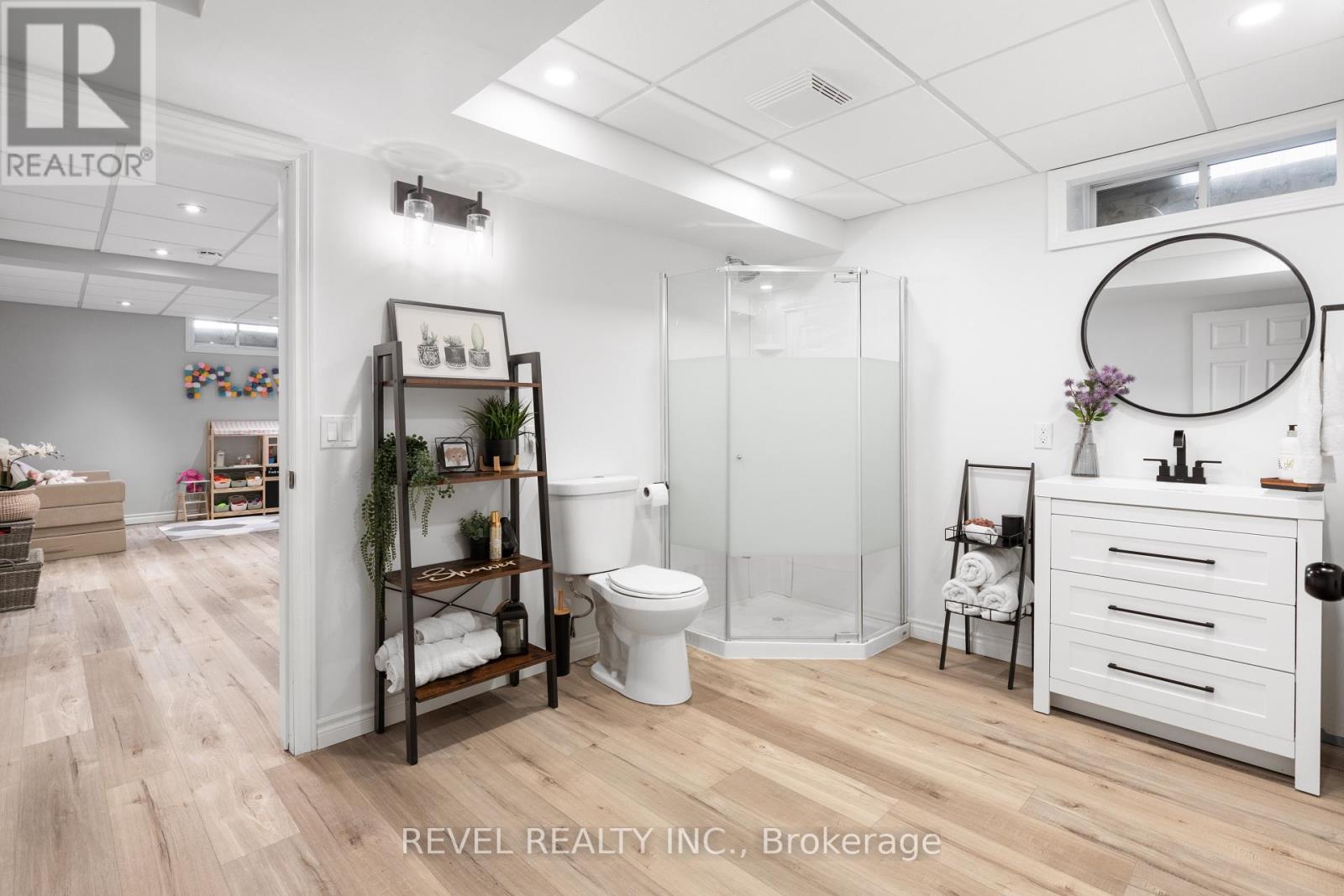 39 Springdale Drive, Kawartha Lakes (Lindsay), Ontario  K9V 0J4 - Photo 36 - X12832372