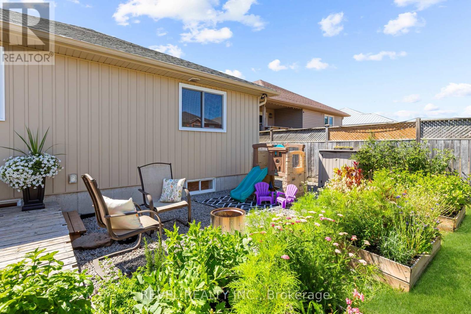 39 Springdale Drive, Kawartha Lakes (Lindsay), Ontario  K9V 0J4 - Photo 39 - X12832372