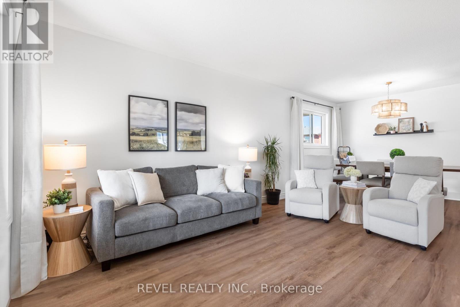 39 Springdale Drive, Kawartha Lakes (Lindsay), Ontario  K9V 0J4 - Photo 5 - X12832372