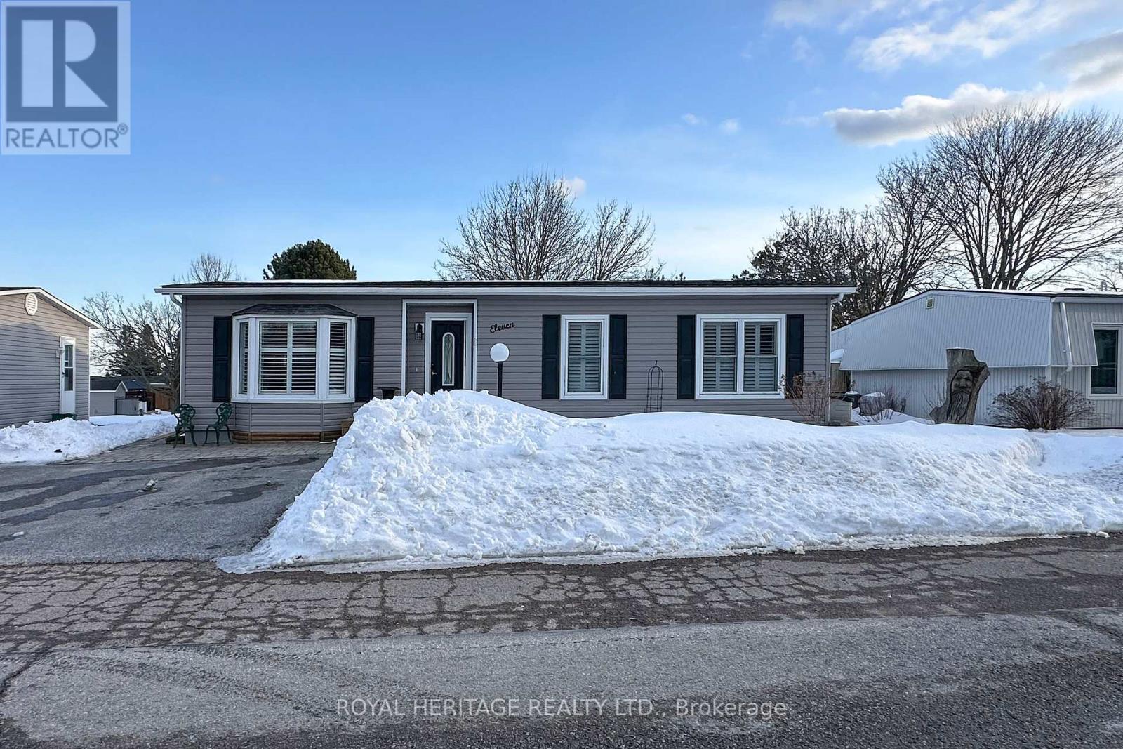 11 Heritage Lane, Clarington (Newcastle), Ontario  L1B 1A5 - Photo 2 - E12832302