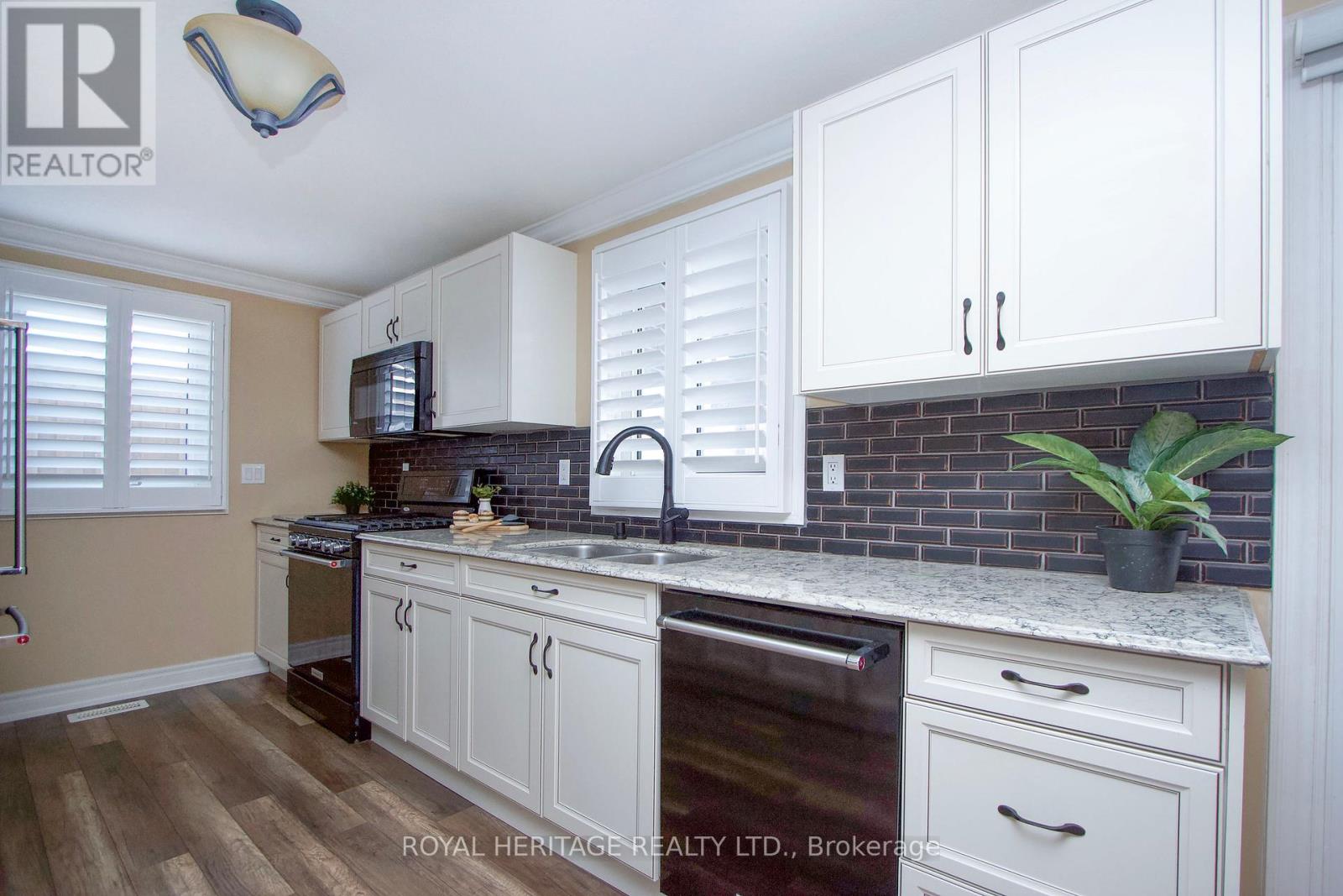 11 Heritage Lane, Clarington (Newcastle), Ontario  L1B 1A5 - Photo 8 - E12832302