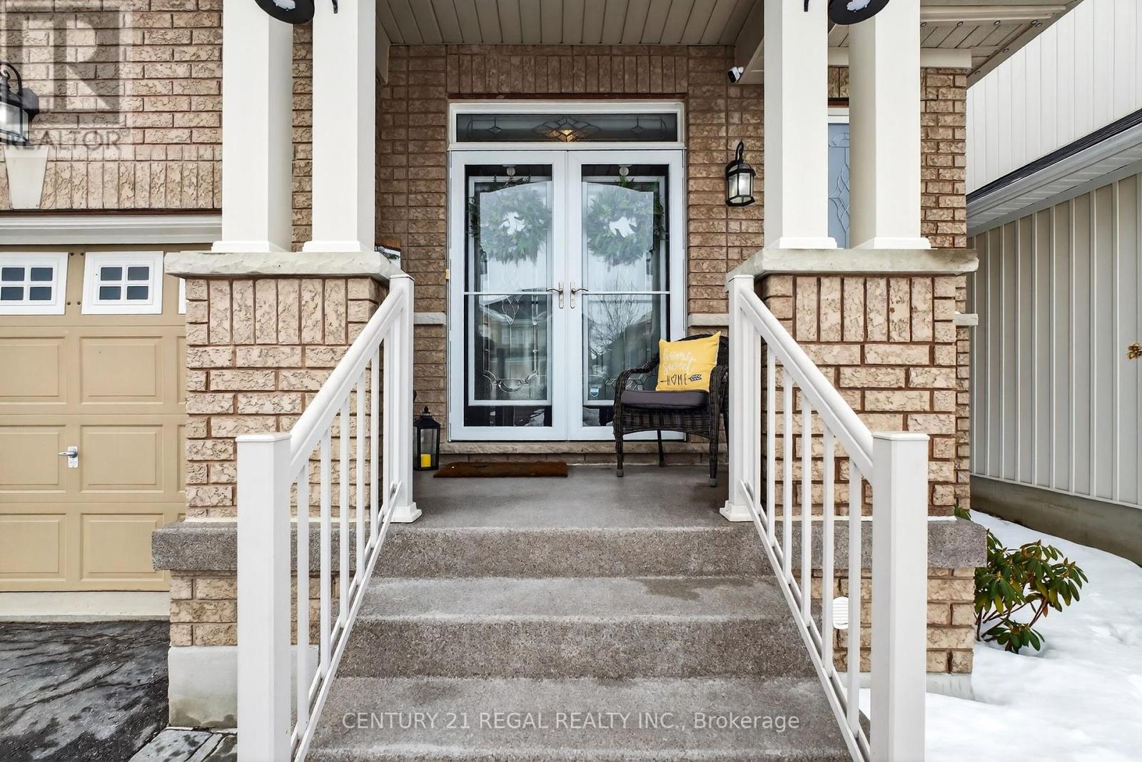 94 Thomas Woodlock Street, Clarington (Newcastle), Ontario  L1B 1G9 - Photo 2 - E12832412