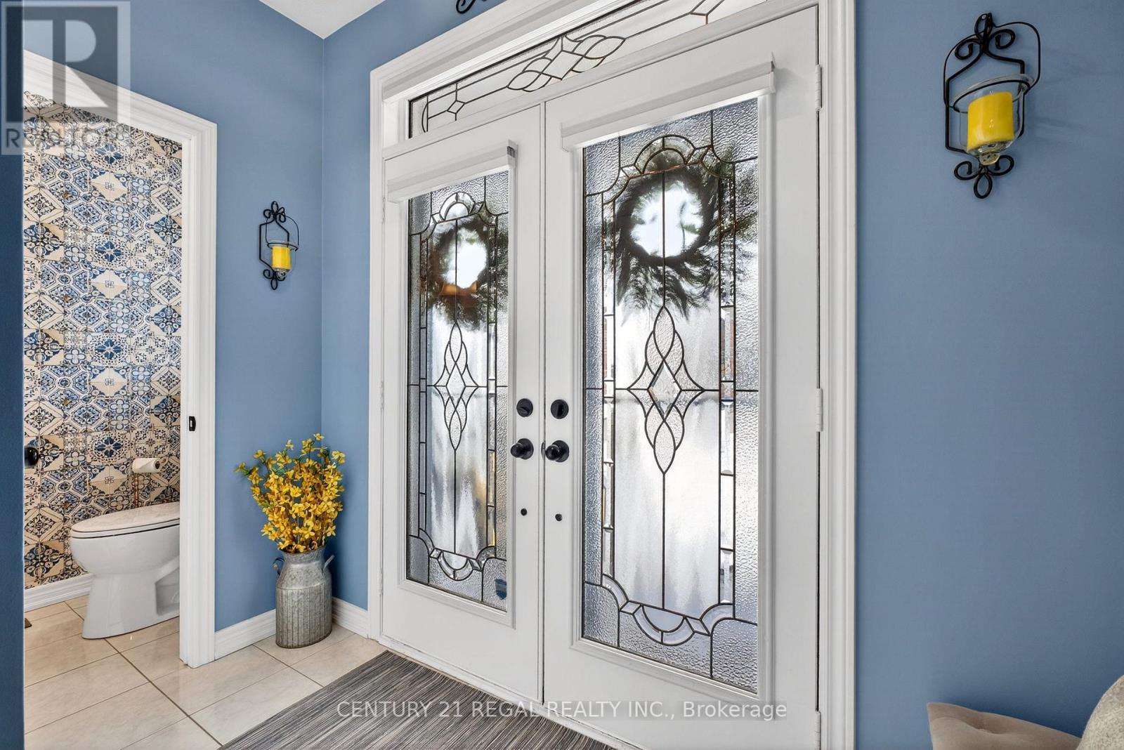 94 Thomas Woodlock Street, Clarington (Newcastle), Ontario  L1B 1G9 - Photo 3 - E12832412