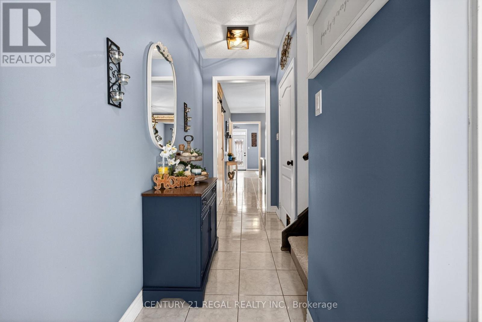 94 Thomas Woodlock Street, Clarington (Newcastle), Ontario  L1B 1G9 - Photo 4 - E12832412