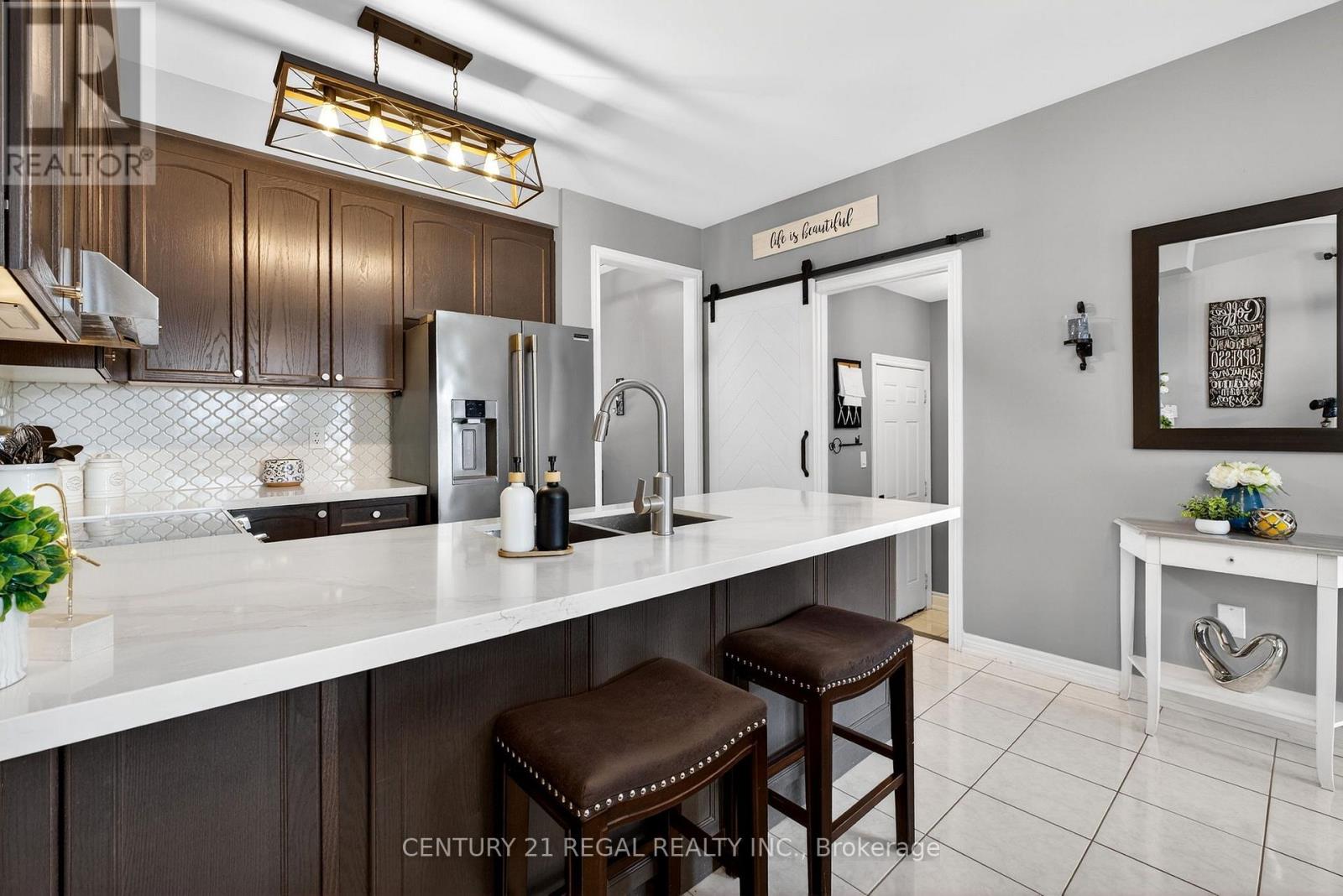 94 Thomas Woodlock Street, Clarington (Newcastle), Ontario  L1B 1G9 - Photo 6 - E12832412