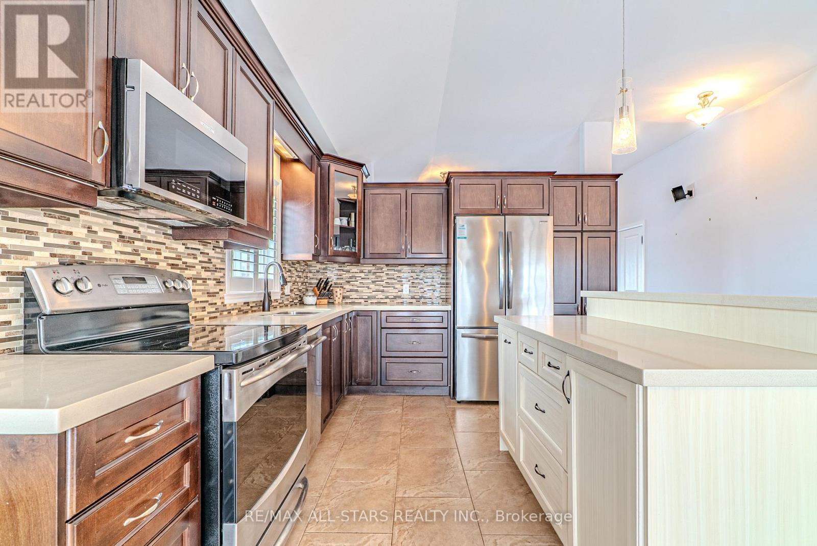 7 Parkside Drive, Kawartha Lakes (Lindsay), Ontario  K9V 5X9 - Photo 13 - X12832812