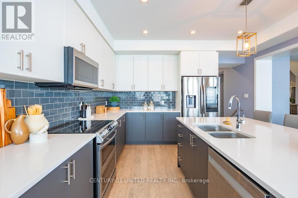 531 Clayton Avenue, Peterborough (Monaghan Ward 2), Ontario  K9K 0G3 - Photo 4 - X12833120