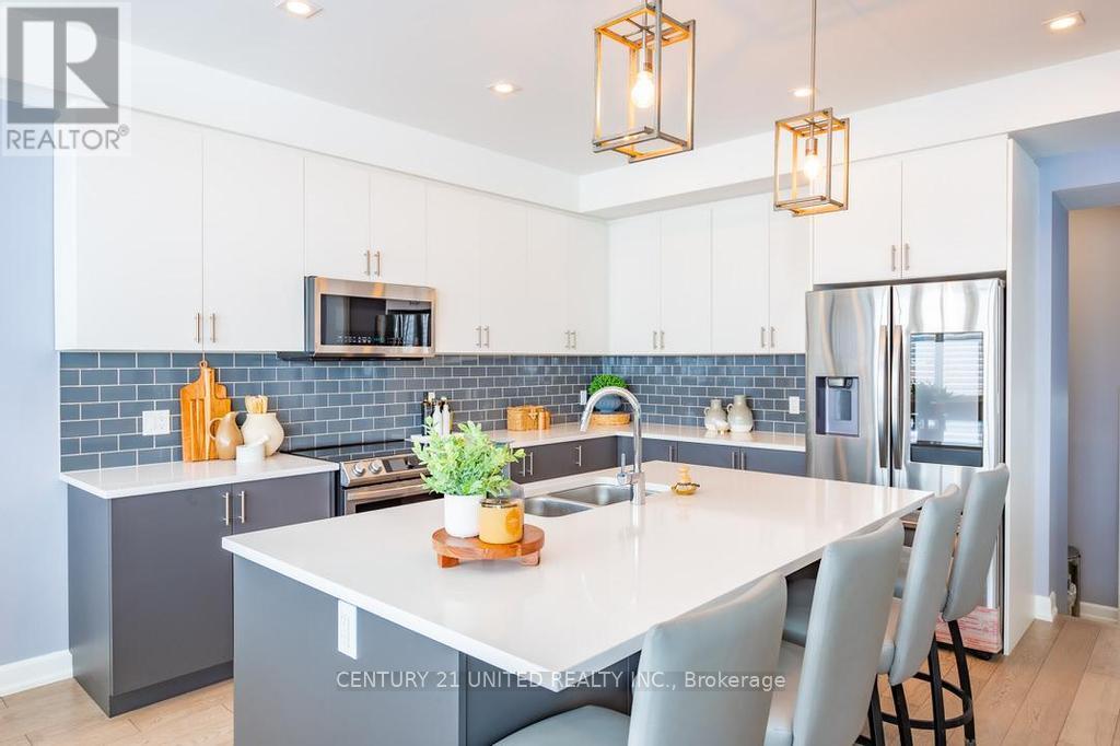 531 Clayton Avenue, Peterborough (Monaghan Ward 2), Ontario  K9K 0G3 - Photo 5 - X12833120