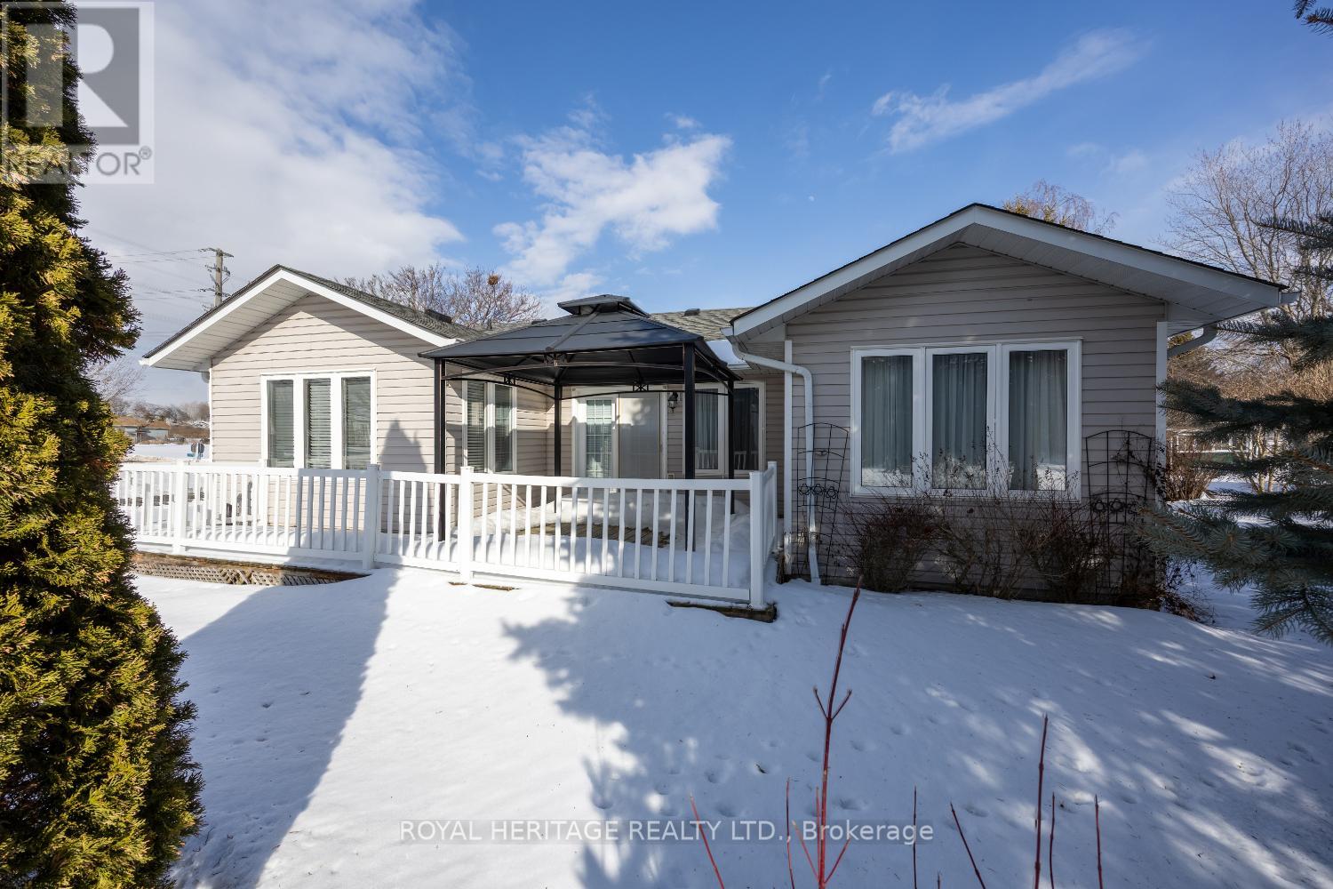 118 Bluffs Road, Clarington (Newcastle), Ontario  L1B 1A8 - Photo 18 - E12833450