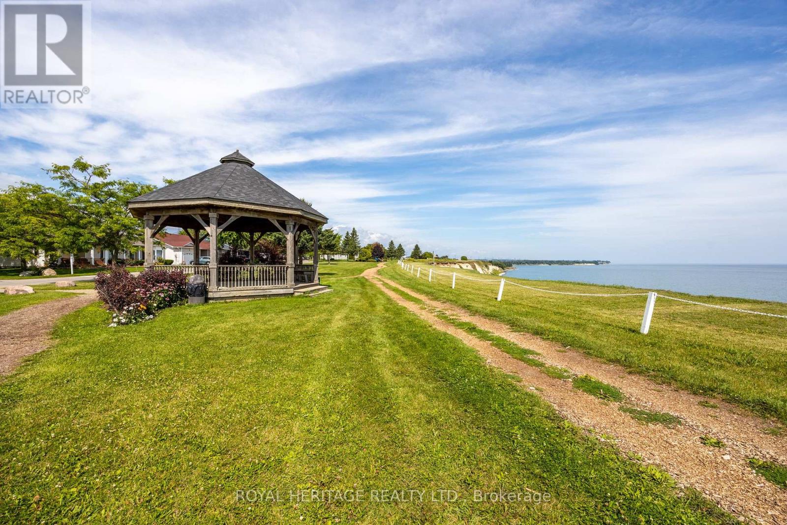 118 Bluffs Road, Clarington (Newcastle), Ontario  L1B 1A8 - Photo 36 - E12833450