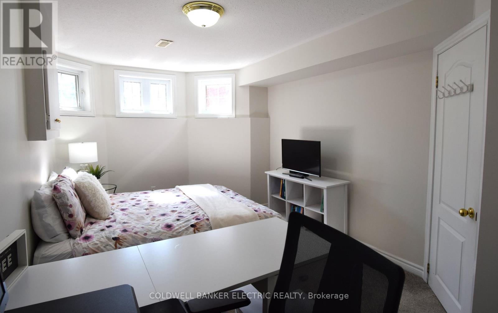 121 Haden Avenue, Peterborough (Northcrest Ward 5), Ontario  K9H 7P6 - Photo 21 - X12835108