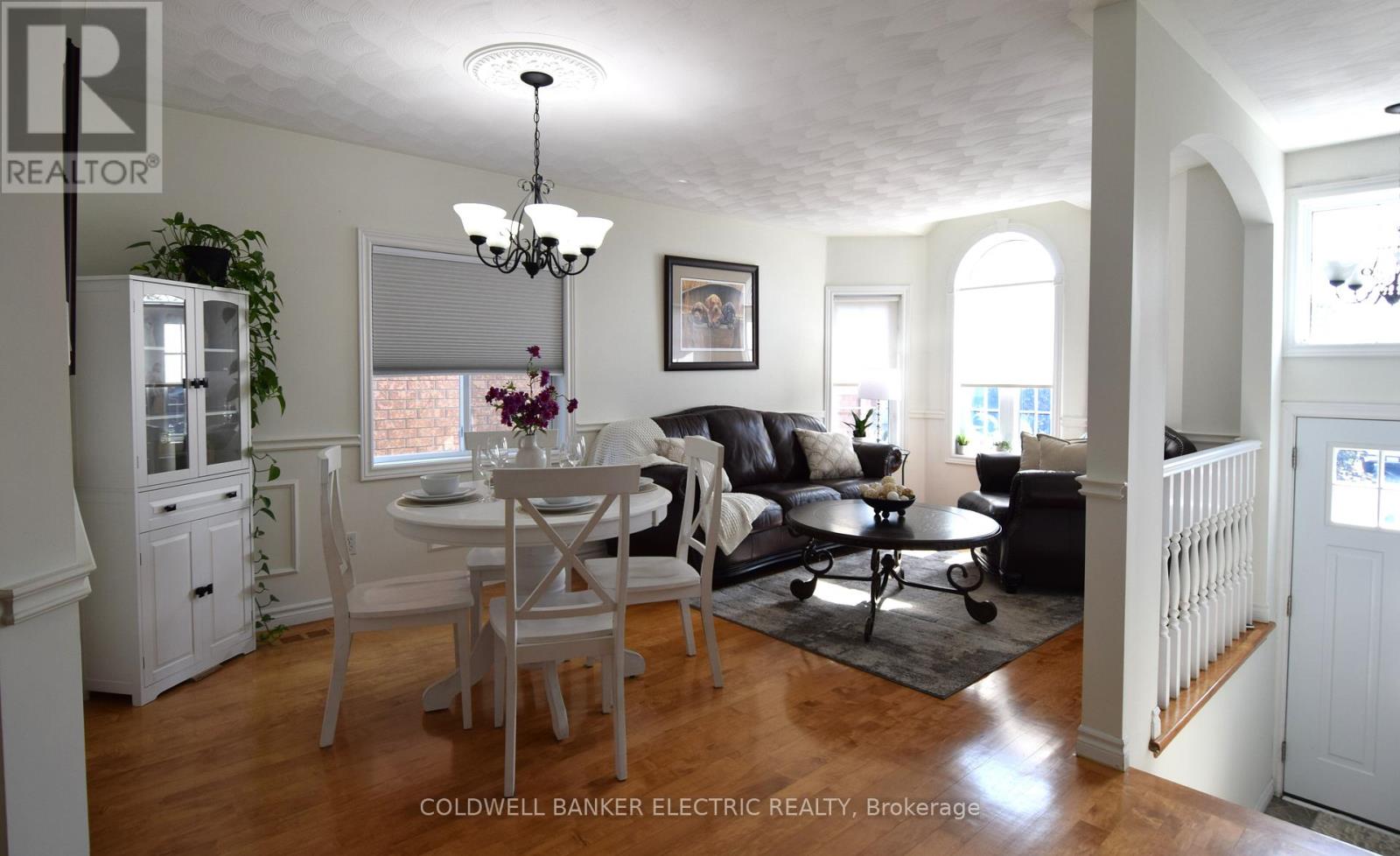 121 Haden Avenue, Peterborough (Northcrest Ward 5), Ontario  K9H 7P6 - Photo 4 - X12835108