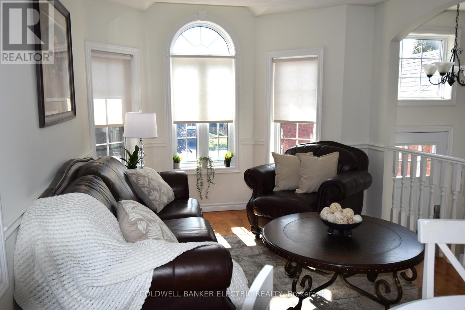 121 Haden Avenue, Peterborough (Northcrest Ward 5), Ontario  K9H 7P6 - Photo 8 - X12835108