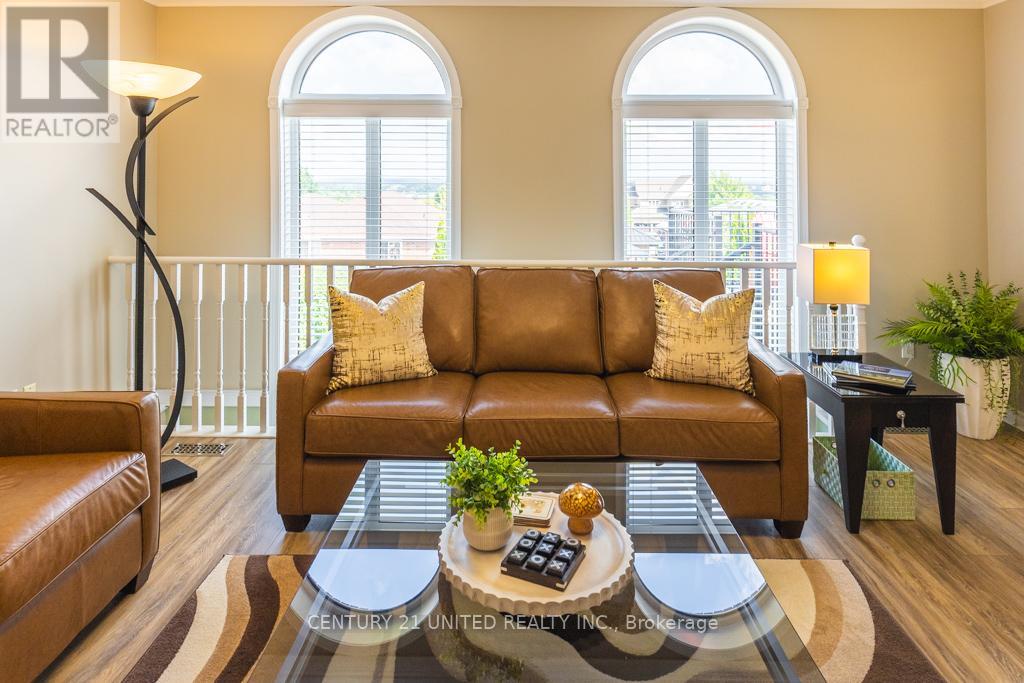 1019 Baker Street, Peterborough (Northcrest Ward 5), Ontario  K9H 7P7 - Photo 3 - X12835938