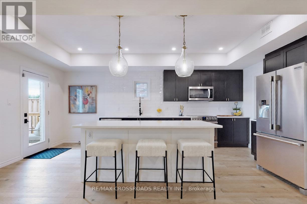 741 Sawmill Road, Peterborough (Northcrest Ward 5), Ontario  K9L 0G3 - Photo 10 - X12836236