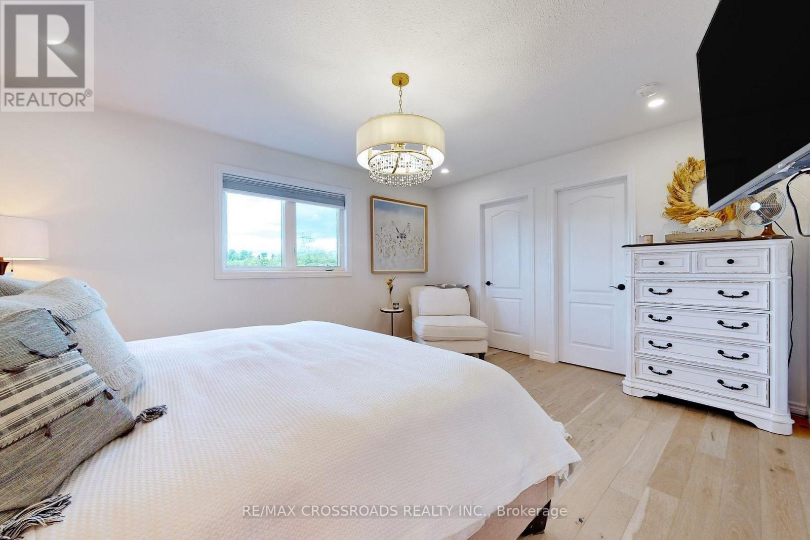 741 Sawmill Road, Peterborough (Northcrest Ward 5), Ontario  K9L 0G3 - Photo 18 - X12836236