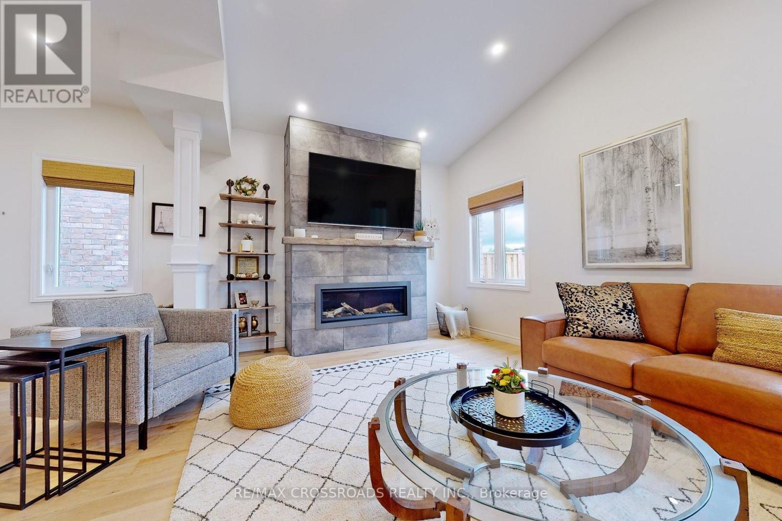 741 Sawmill Road, Peterborough (Northcrest Ward 5), Ontario  K9L 0G3 - Photo 7 - X12836236