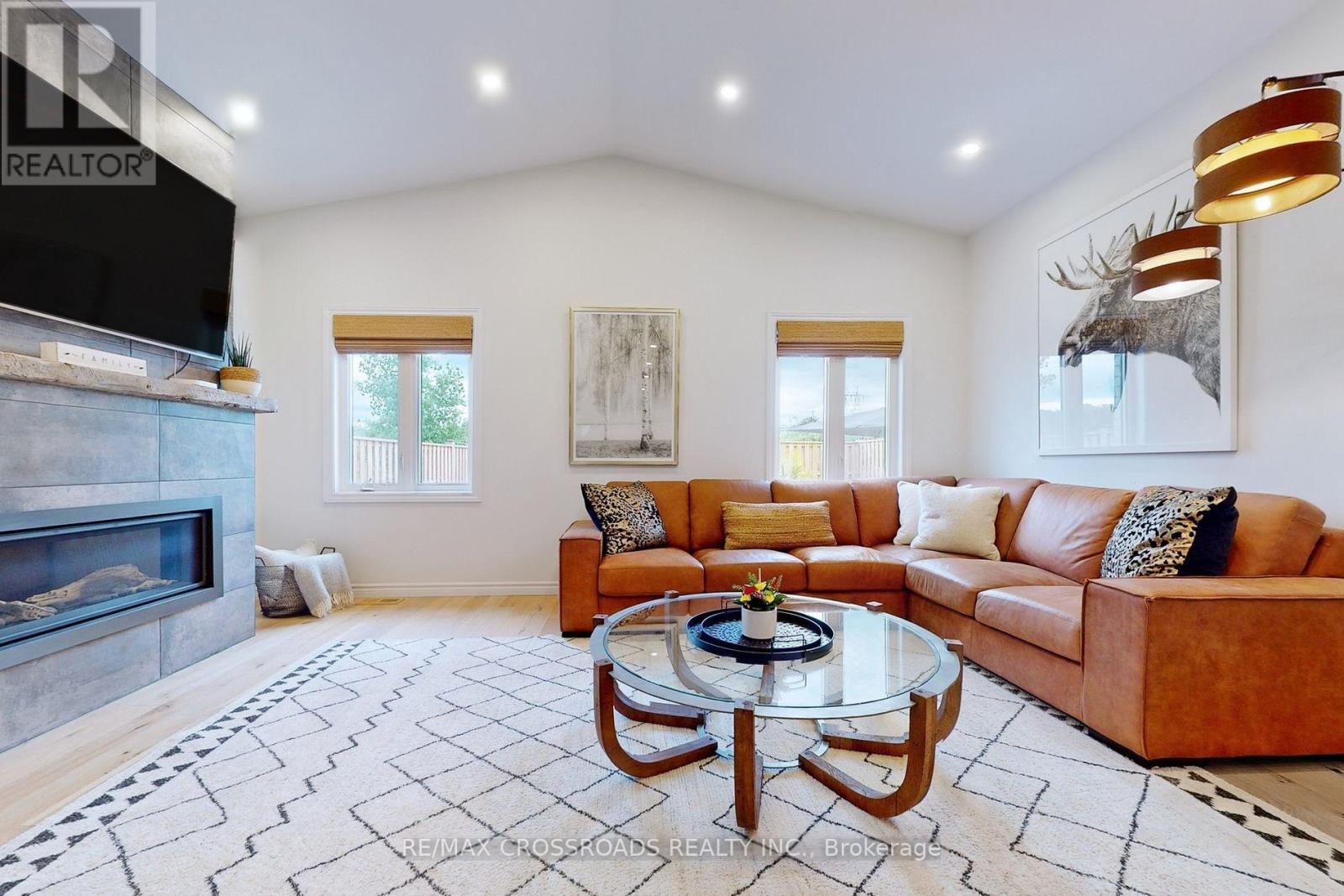 741 Sawmill Road, Peterborough (Northcrest Ward 5), Ontario  K9L 0G3 - Photo 9 - X12836236