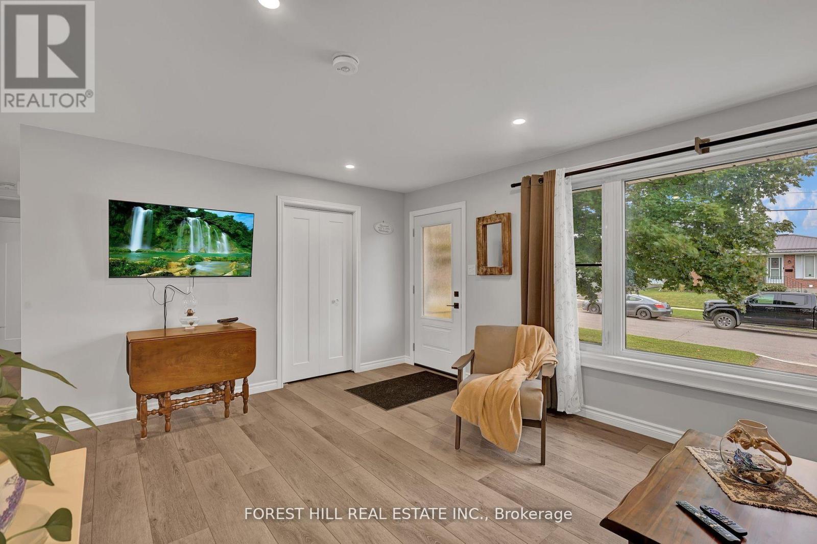 Main - 3 Wilson Avenue, Kawartha Lakes (Lindsay), Ontario  K9V 5S1 - Photo 4 - X12836760