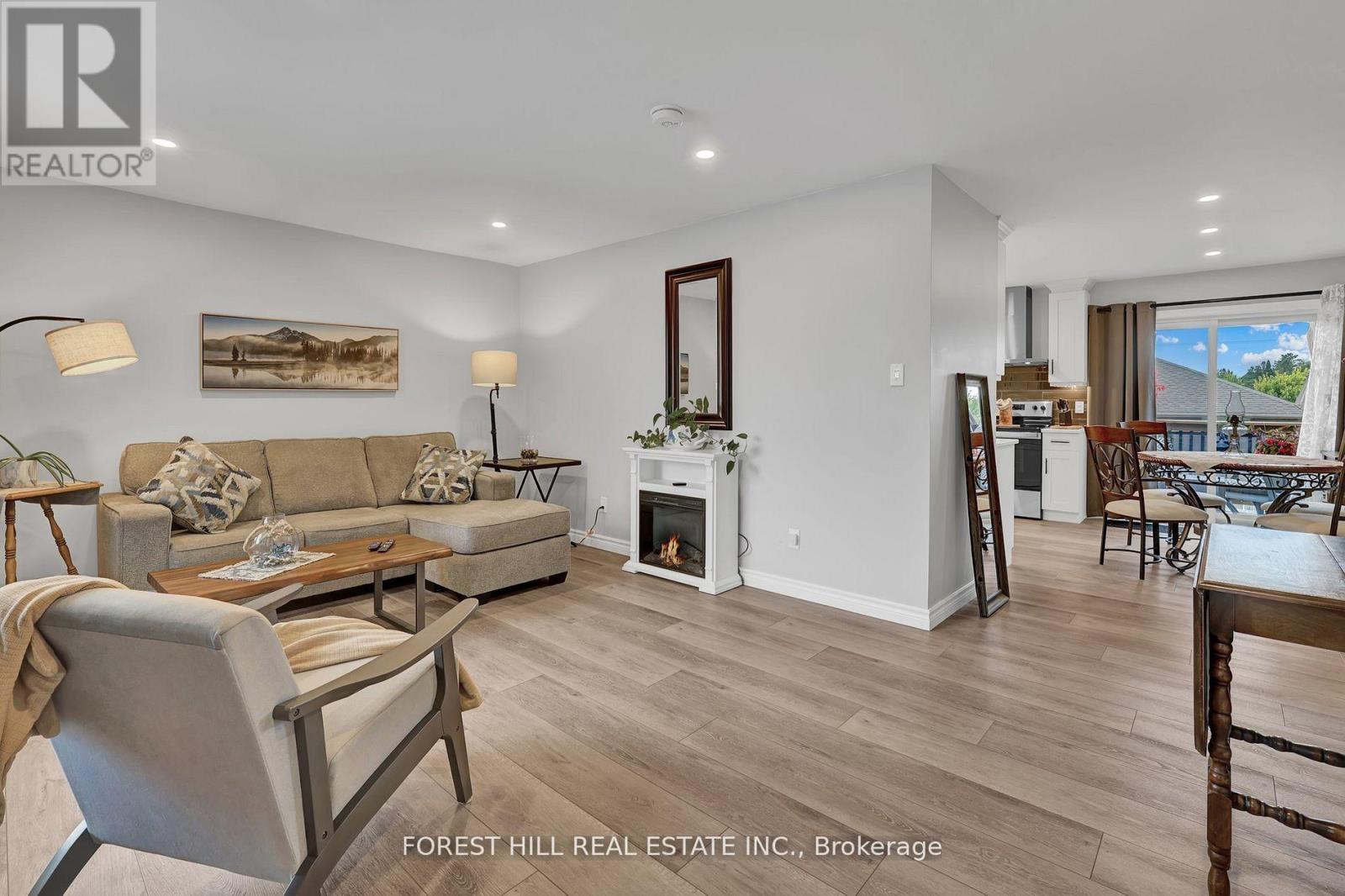 Main - 3 Wilson Avenue, Kawartha Lakes (Lindsay), Ontario  K9V 5S1 - Photo 5 - X12836760