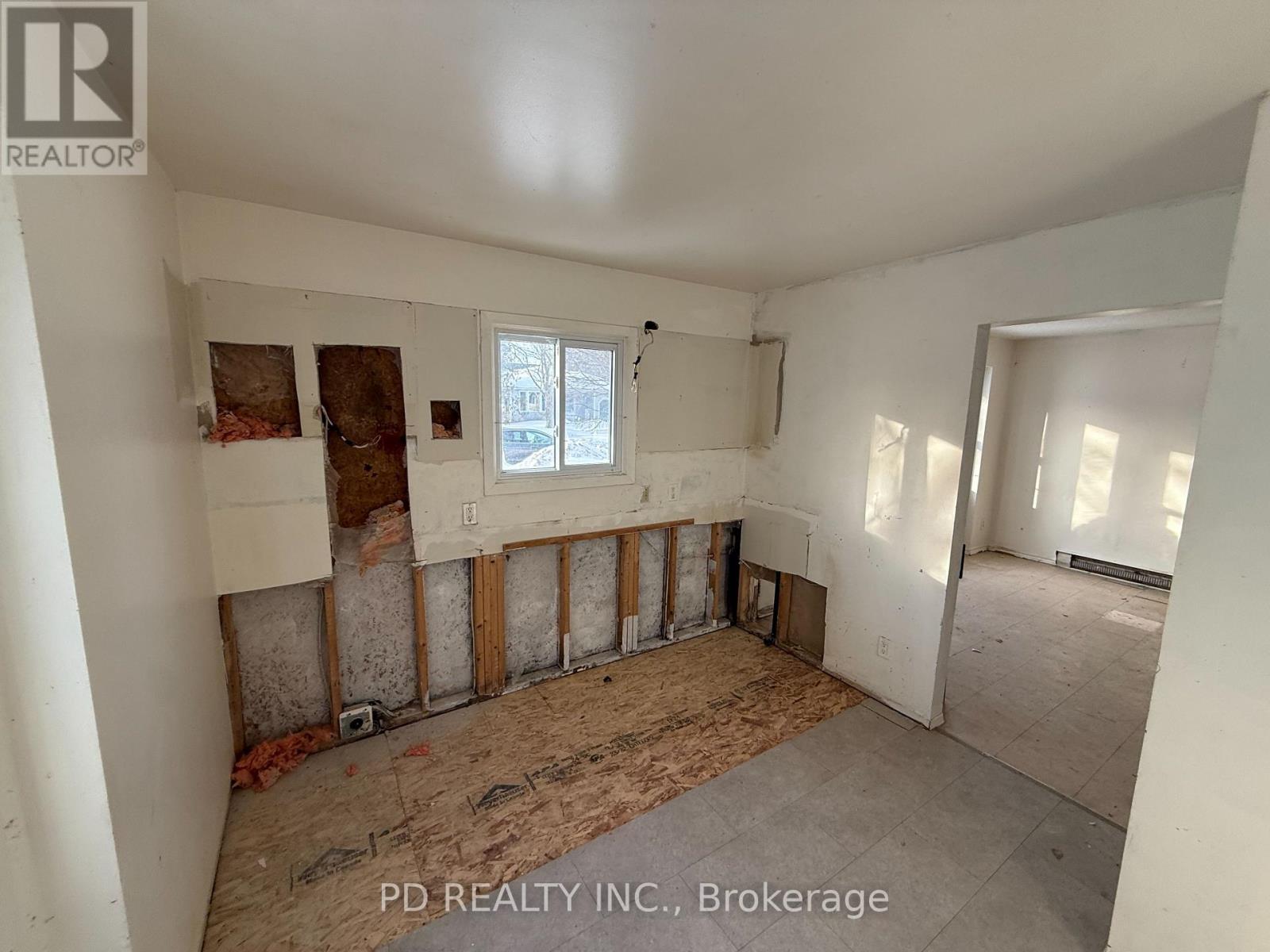 831 Milford Drive, Peterborough (Ashburnham Ward 4), Ontario  K9J 8K3 - Photo 9 - X12837470