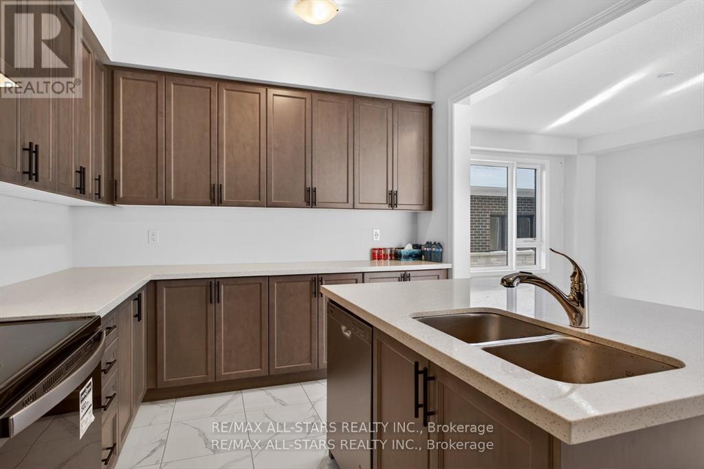 164 Alcorn Drive, Kawartha Lakes (Lindsay), Ontario  K9V 0T2 - Photo 11 - X12838028