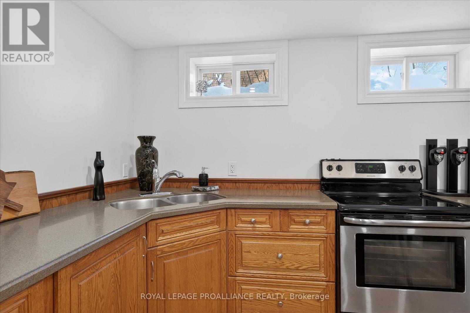 960 Weller Street N, Peterborough (Monaghan Ward 2), Ontario  K9J 4Y2 - Photo 32 - X12838398