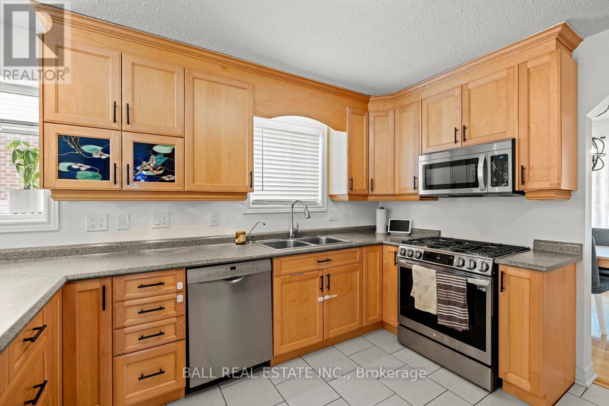 93 Facendi Drive, Peterborough (Monaghan Ward 2), Ontario  K9J 6V2 - Photo 11 - X12839186