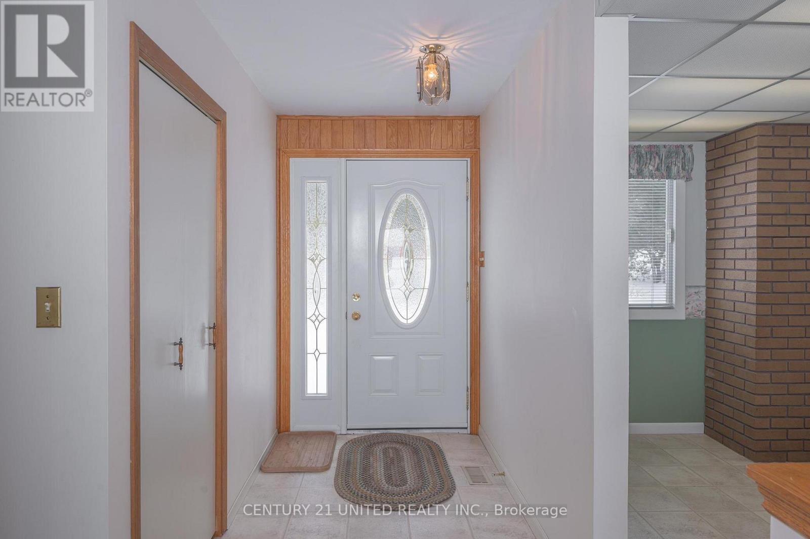 2412 Upper Chemong Drive, Selwyn, Ontario  K0L 2H0 - Photo 4 - X12839798