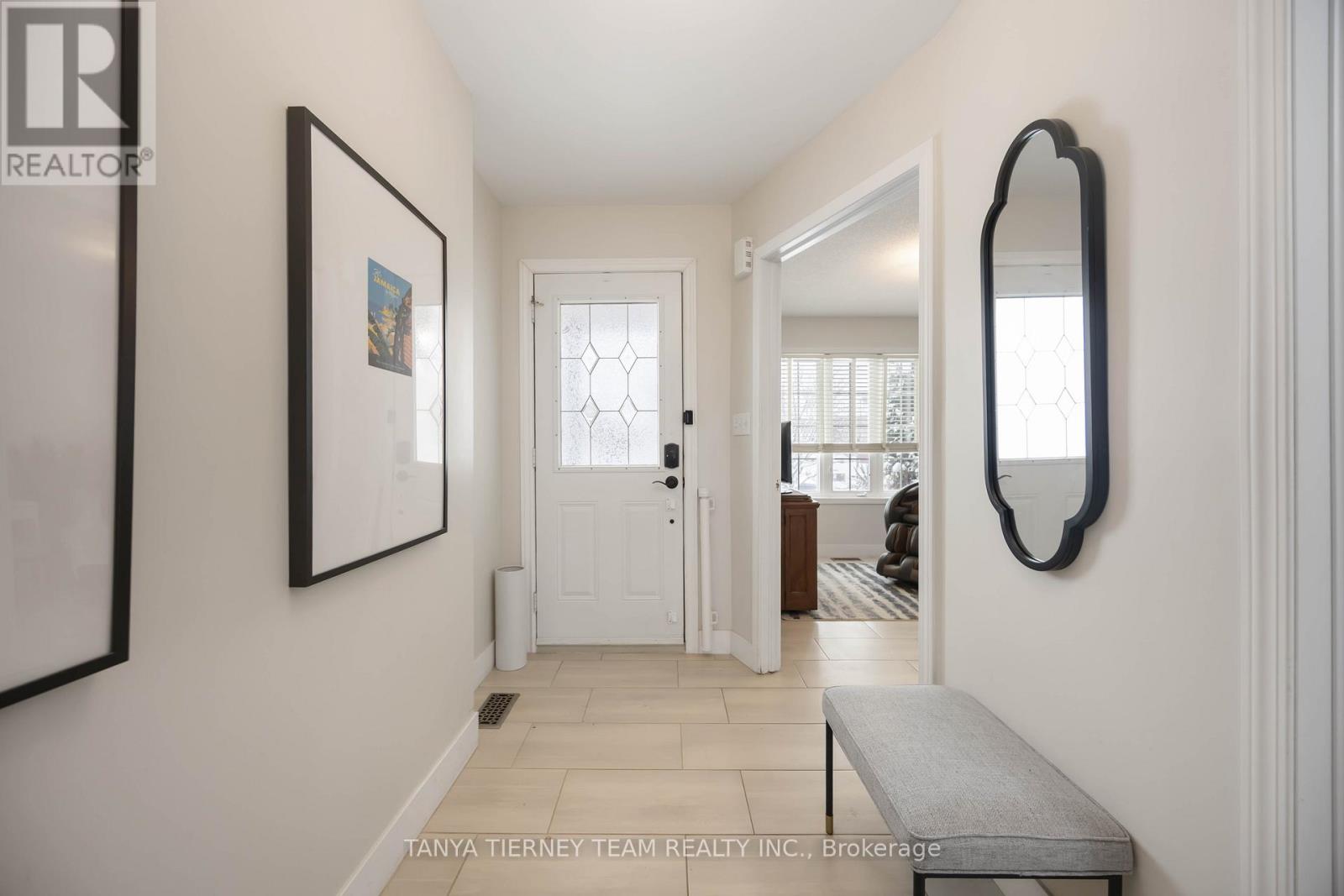 629 Tully Crescent, Peterborough (Monaghan Ward 2), Ontario  K9K 0B1 - Photo 5 - X12840580