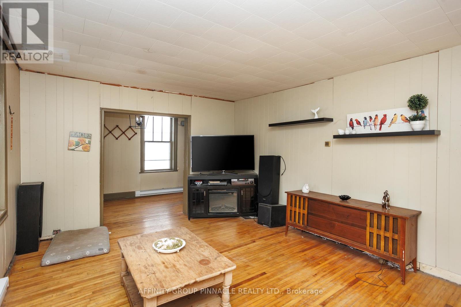 106 Russell Street W, Kawartha Lakes (Lindsay), Ontario  K9V 2X4 - Photo 14 - X12840874