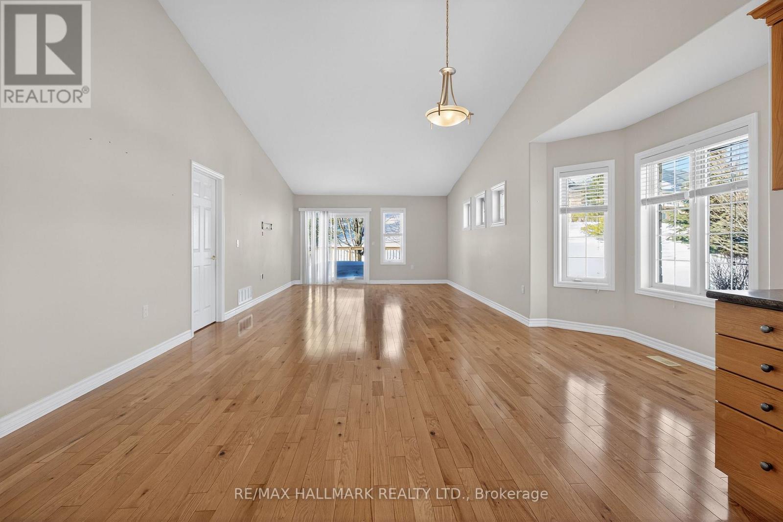 105 - 86 Village Crescent, Peterborough (Otonabee Ward 1), Ontario  K9J 8S7 - Photo 15 - X12842296