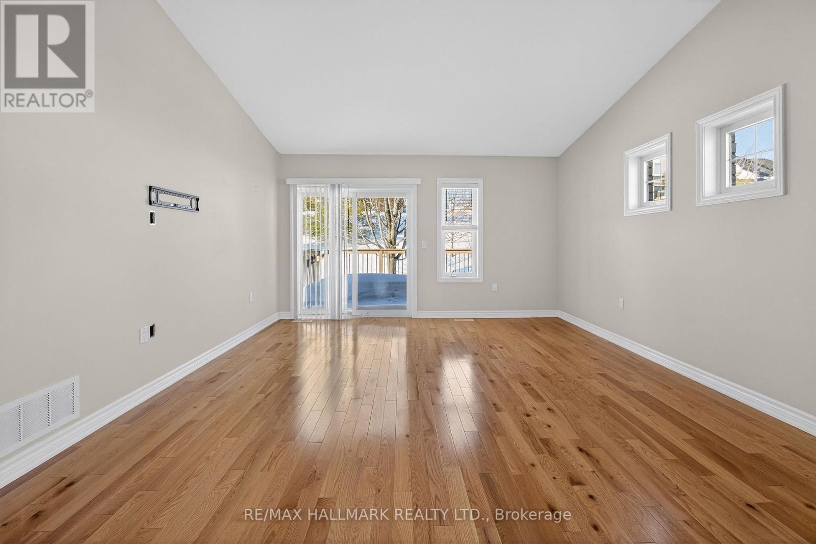 105 - 86 Village Crescent, Peterborough (Otonabee Ward 1), Ontario  K9J 8S7 - Photo 17 - X12842296