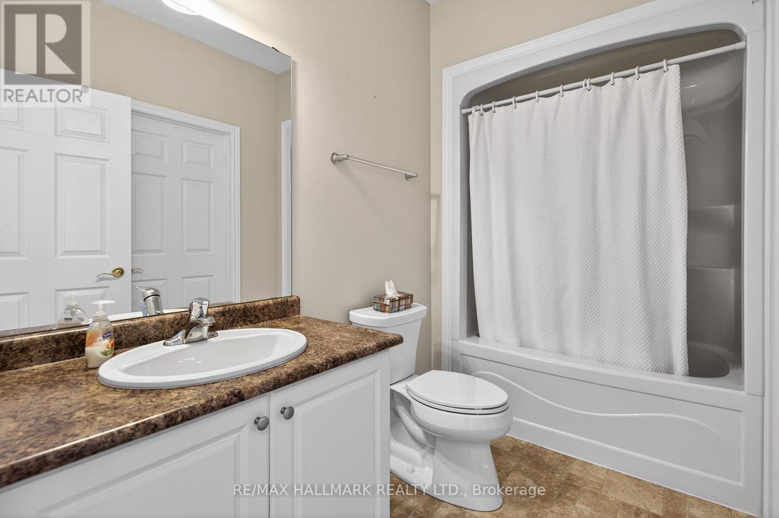 105 - 86 Village Crescent, Peterborough (Otonabee Ward 1), Ontario  K9J 8S7 - Photo 24 - X12842296