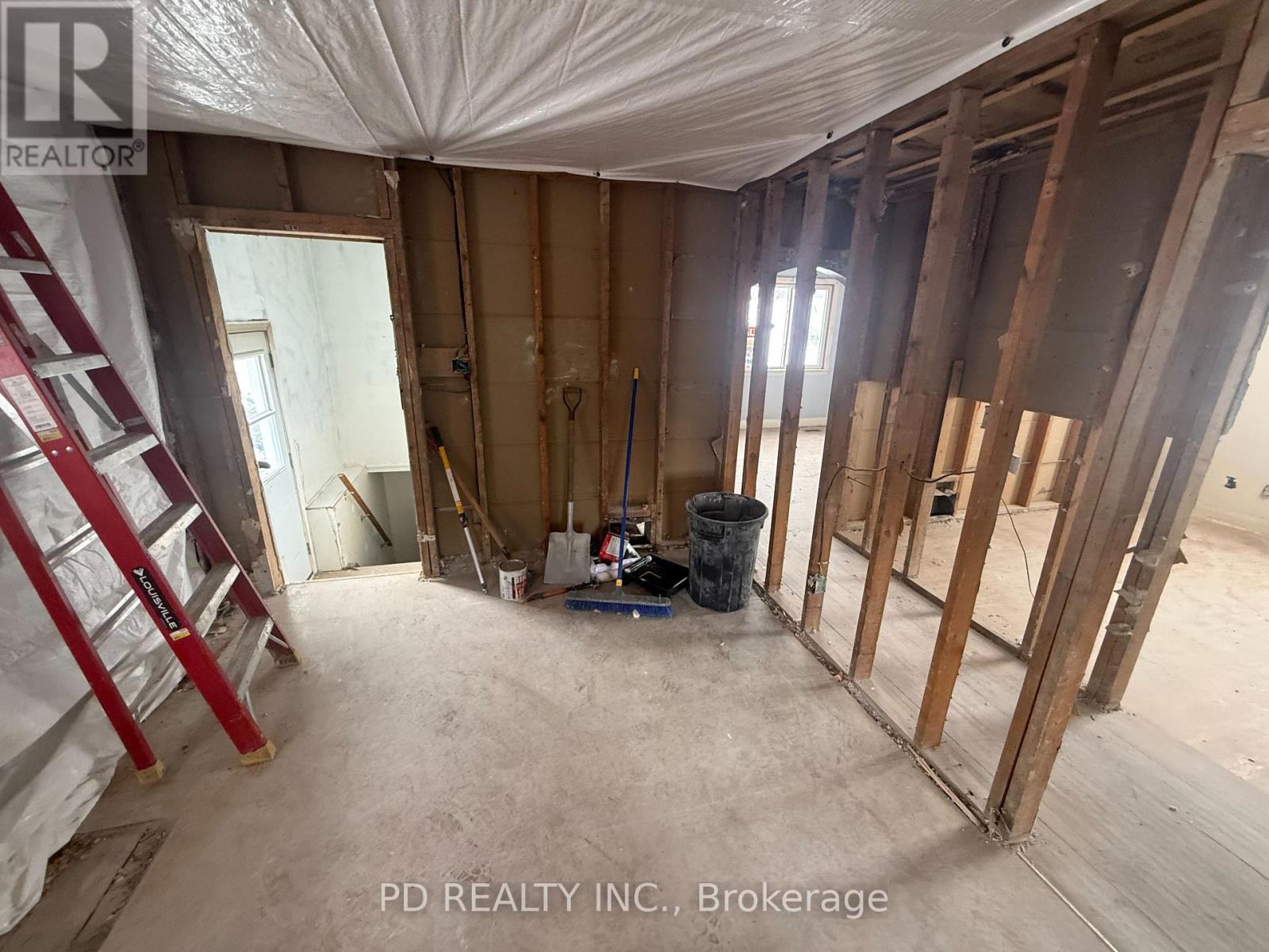 1028 Western Avenue, Peterborough (Otonabee Ward 1), Ontario  K9J 5W4 - Photo 15 - X12842520