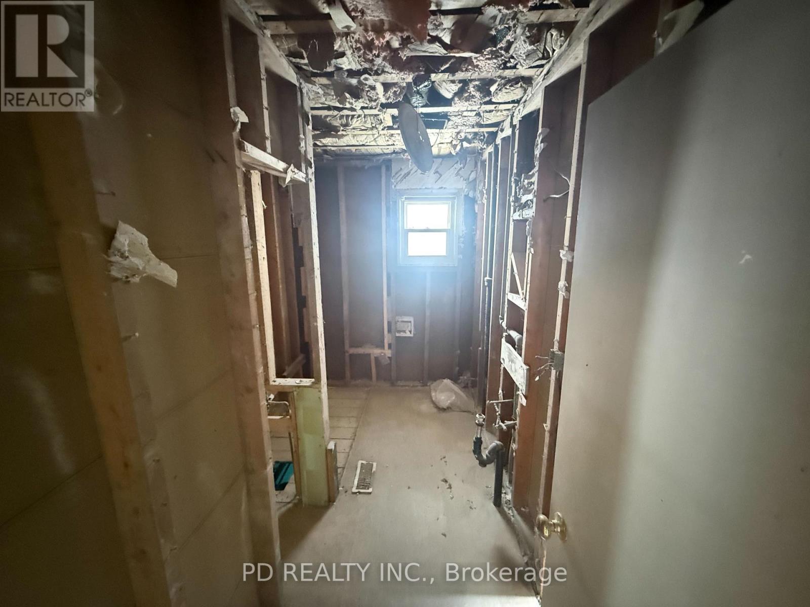 1028 Western Avenue, Peterborough (Otonabee Ward 1), Ontario  K9J 5W4 - Photo 21 - X12842520