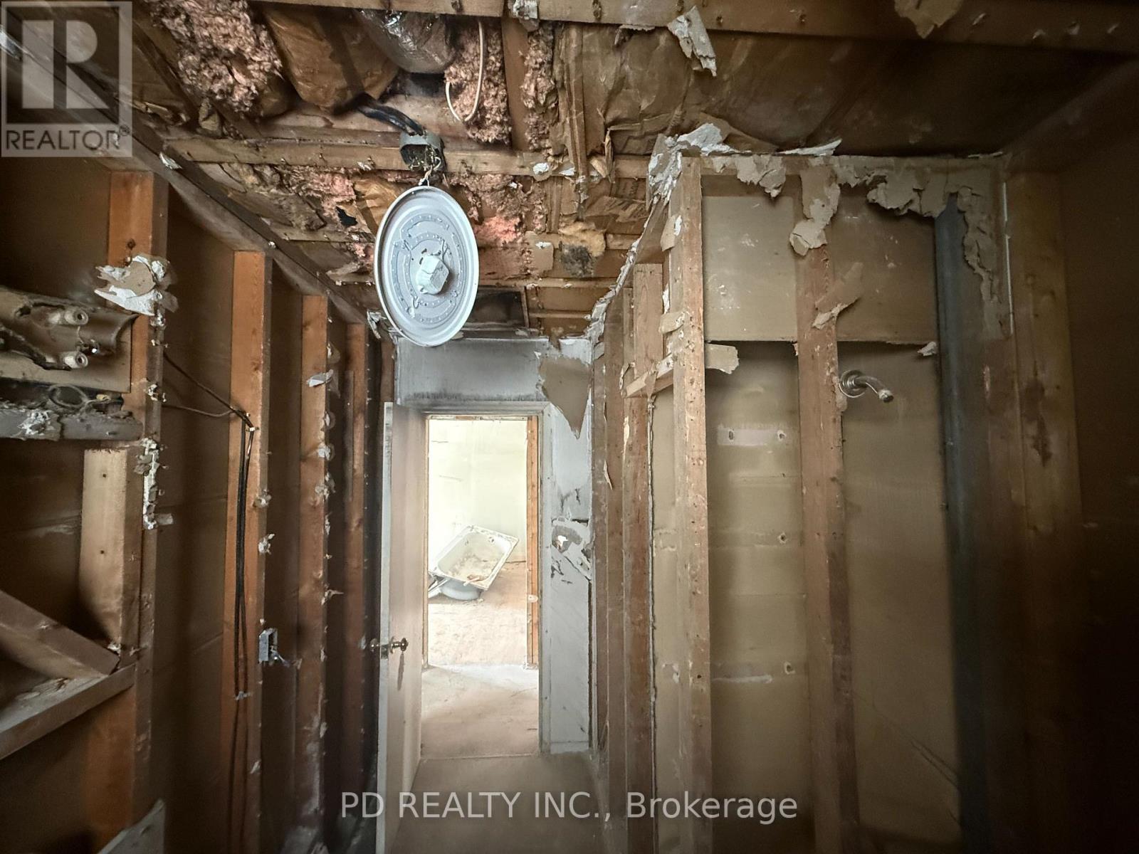 1028 Western Avenue, Peterborough (Otonabee Ward 1), Ontario  K9J 5W4 - Photo 22 - X12842520